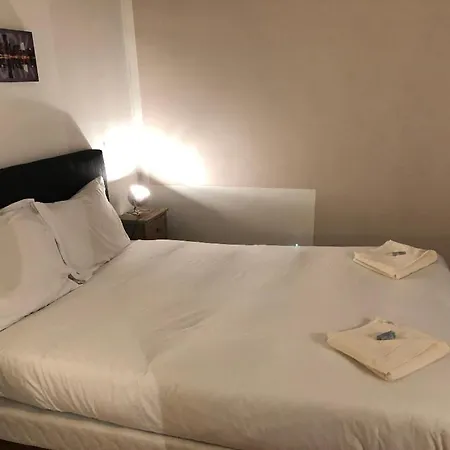 Apartment De 3 Pieces 75m2 En Plein Coeur Du Montorgueil Et Du Marais *